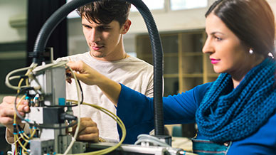 Students conduct research at the University of Camarillo